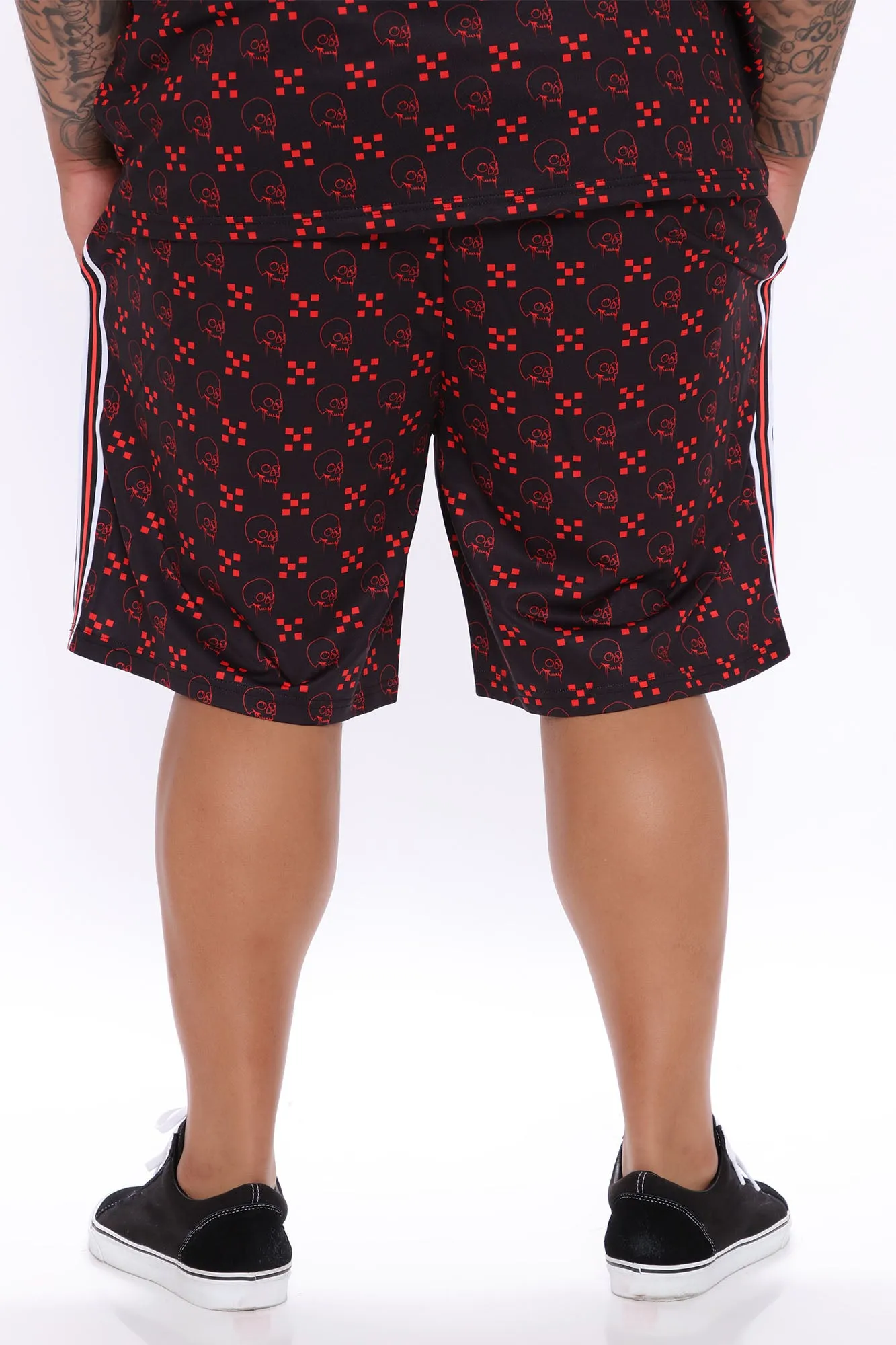 All Over Skulls Short - Black/Red
