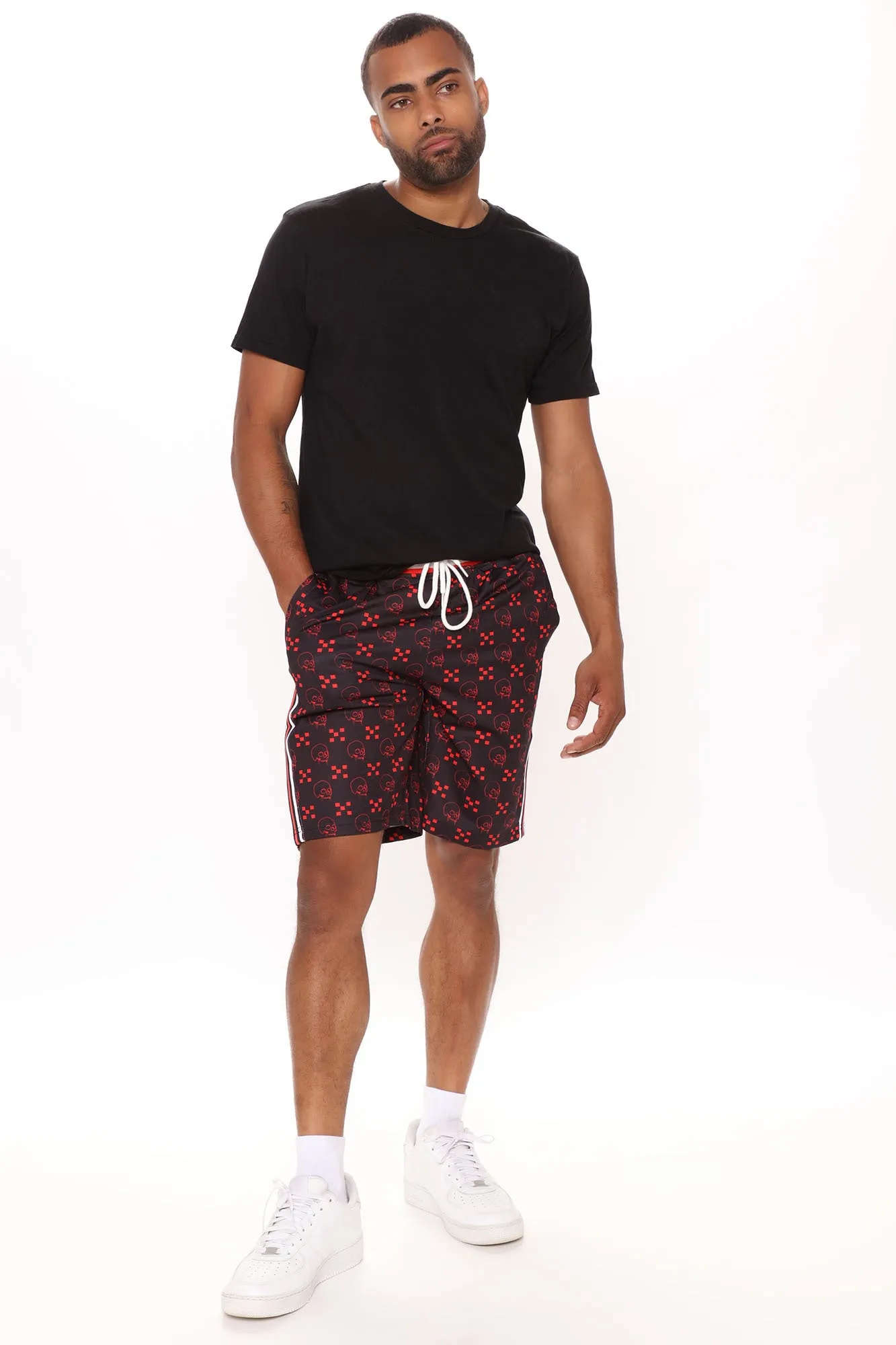 All Over Skulls Short - Black/Red