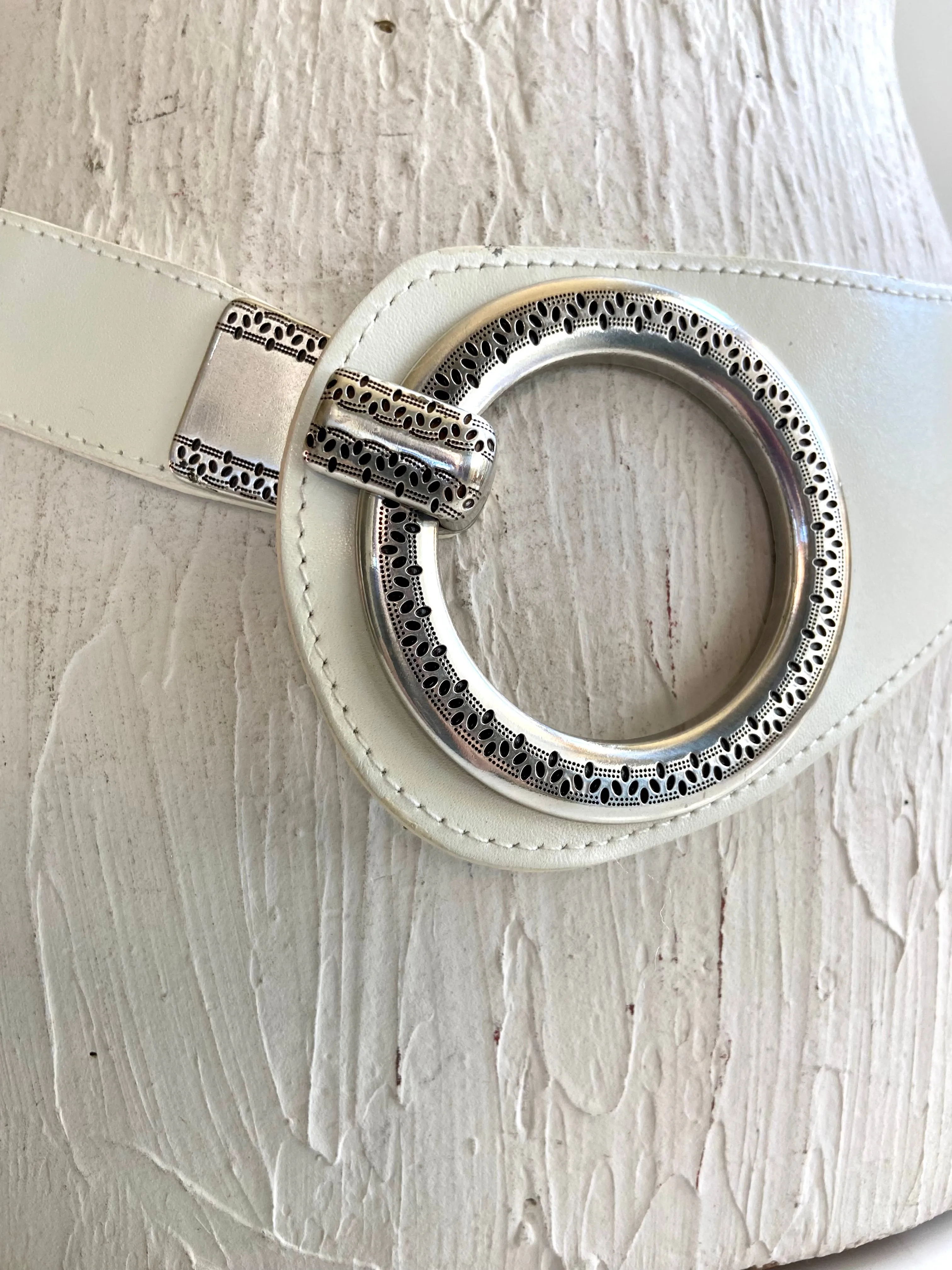 Big circle white belt