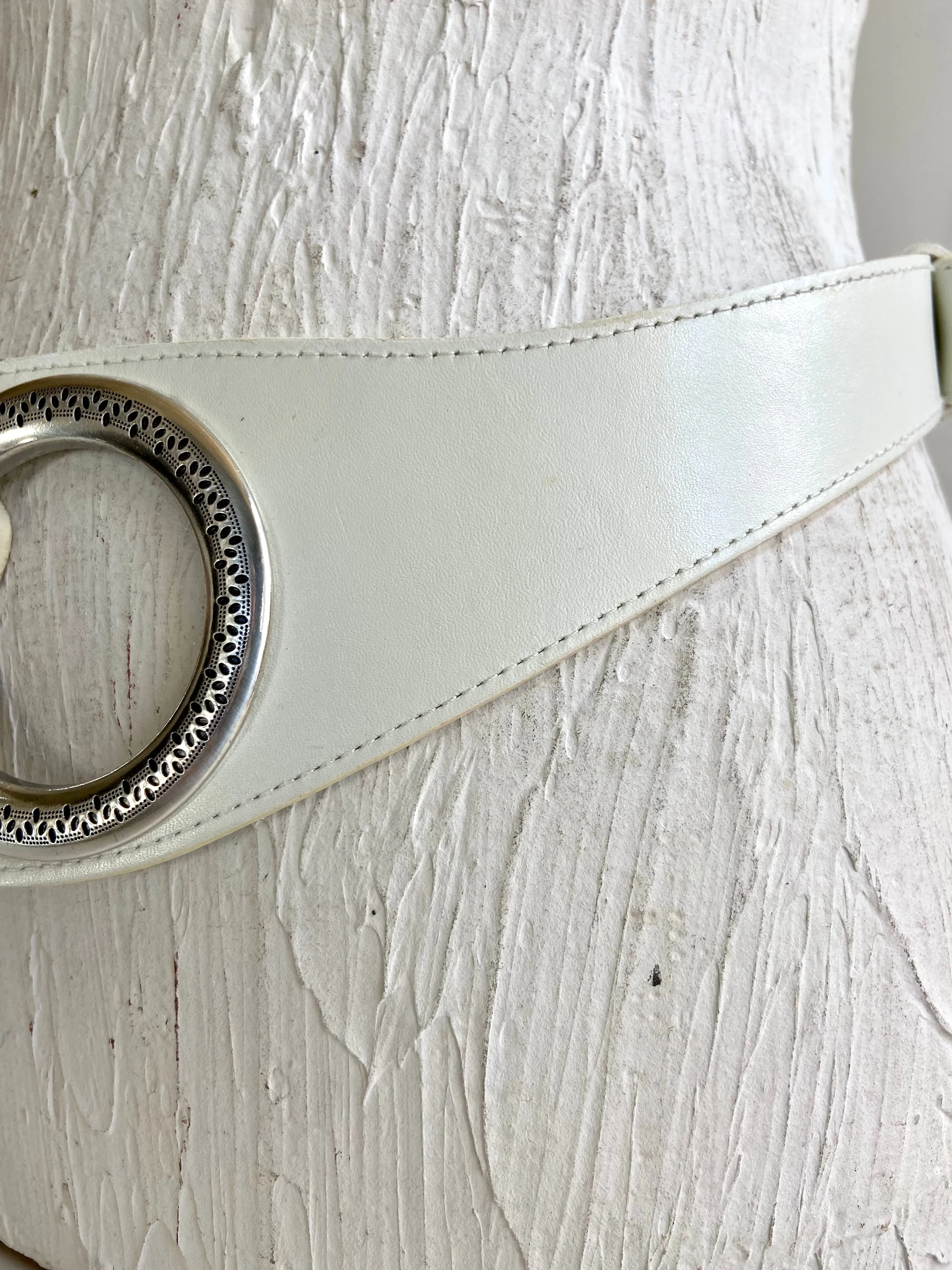 Big circle white belt