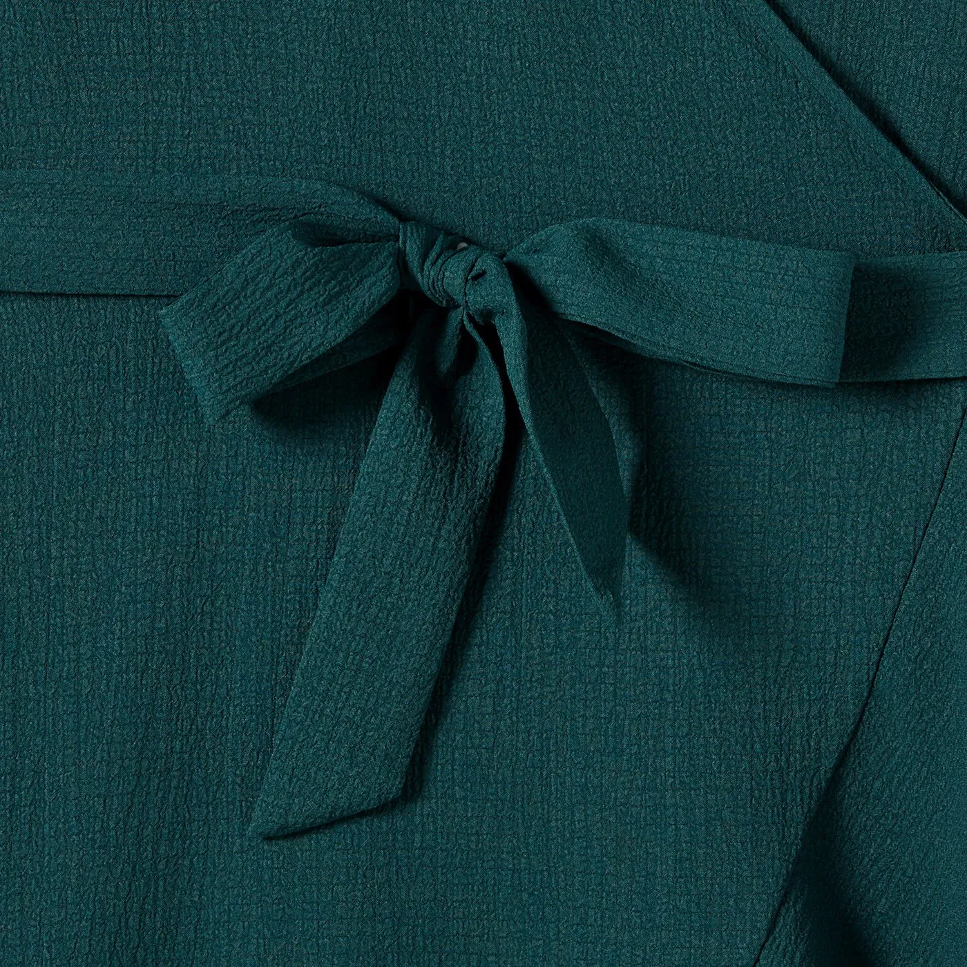 Family Matching Green Solid Color V-neck Belted Dresses And Color Block Short-Sleeved Tops Sets