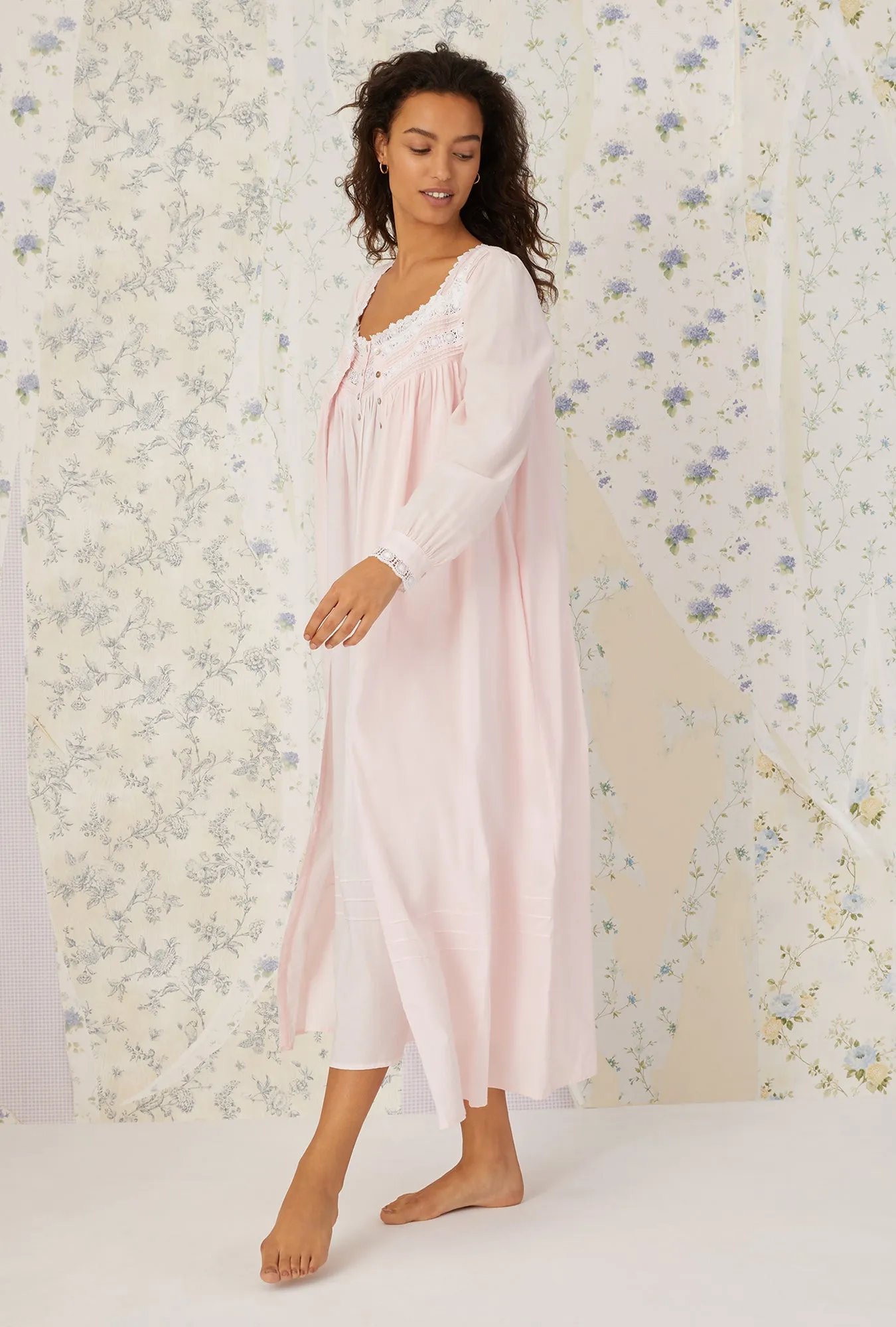 Heirloom Dream Ballet Robe